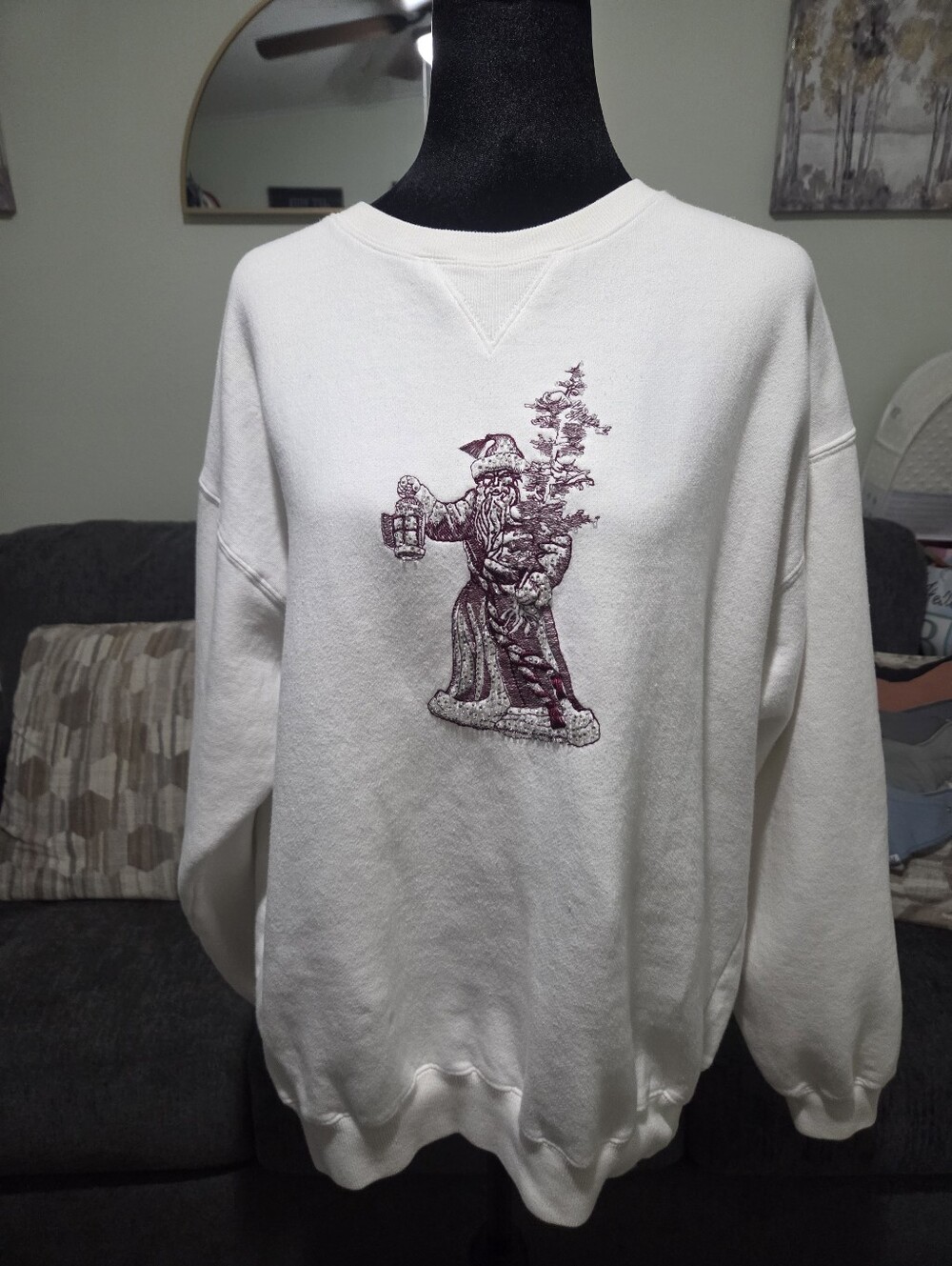 GAP White Crewneck Sweatshirt with Burgundy Santa Graphic
